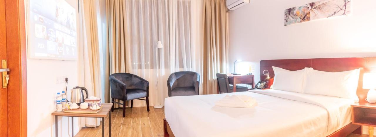 Pauraque Soho Hotel 다르에스살람 외부 사진